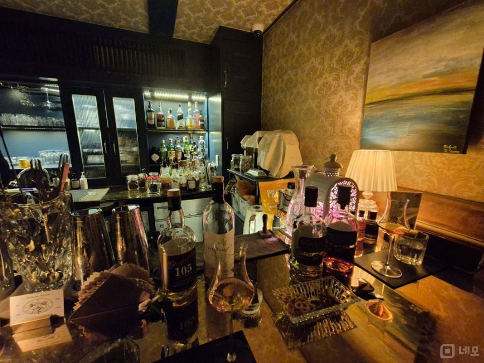 홍대입구역 도보 2분 역세권 반지층 바 매물의 5번째 사진