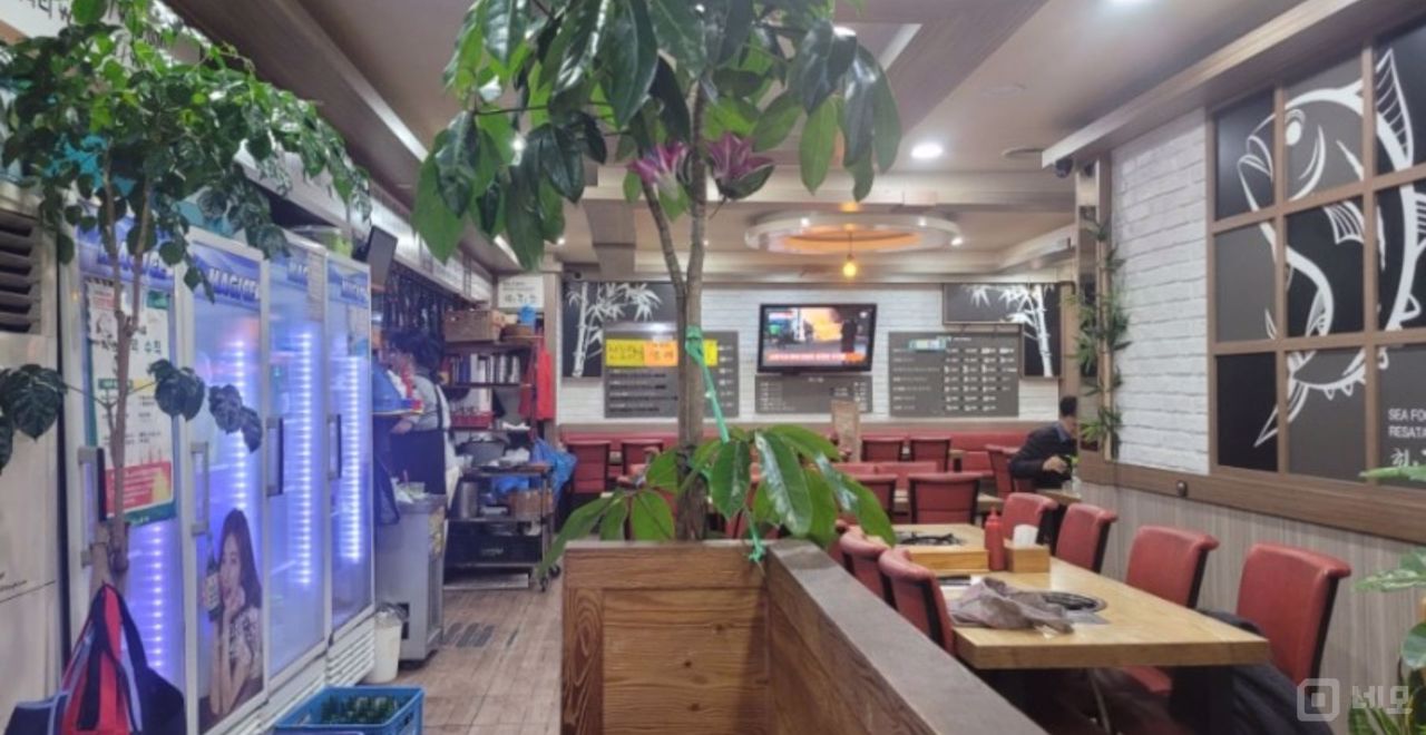 접근성 좋은 대로변, 신내동 1,2층 횟집 매물의 1번째 사진