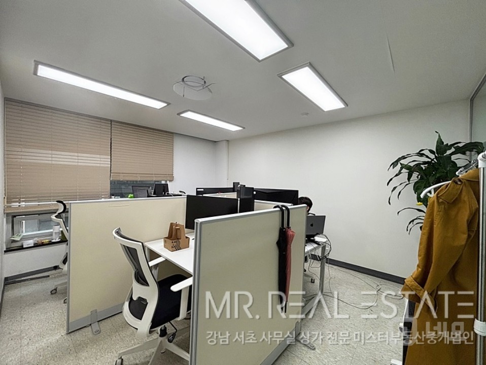 학동역 3분역세권.편리한자주식주차.대로변 채광맛집 사무실 매물의 9번째 사진