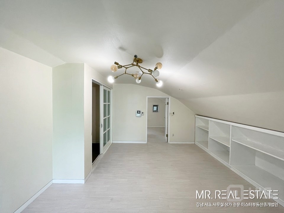 사진有.역삼초 인근 화이트톤 깔끔한 가성비사무실 매물의 12번째 사진