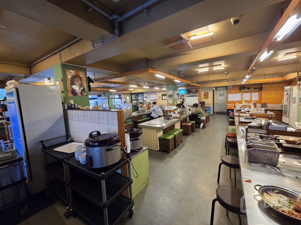 종각젊음의거리 2층 대형평수 무권리 상가 매물의 7번째 사진