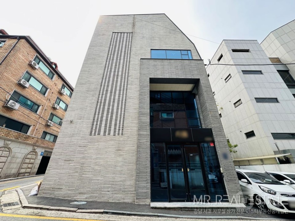 실사진 역삼역 3분 리모델링건물 S급인테리어 테라스 자주식주차 매물의 12번째 사진
