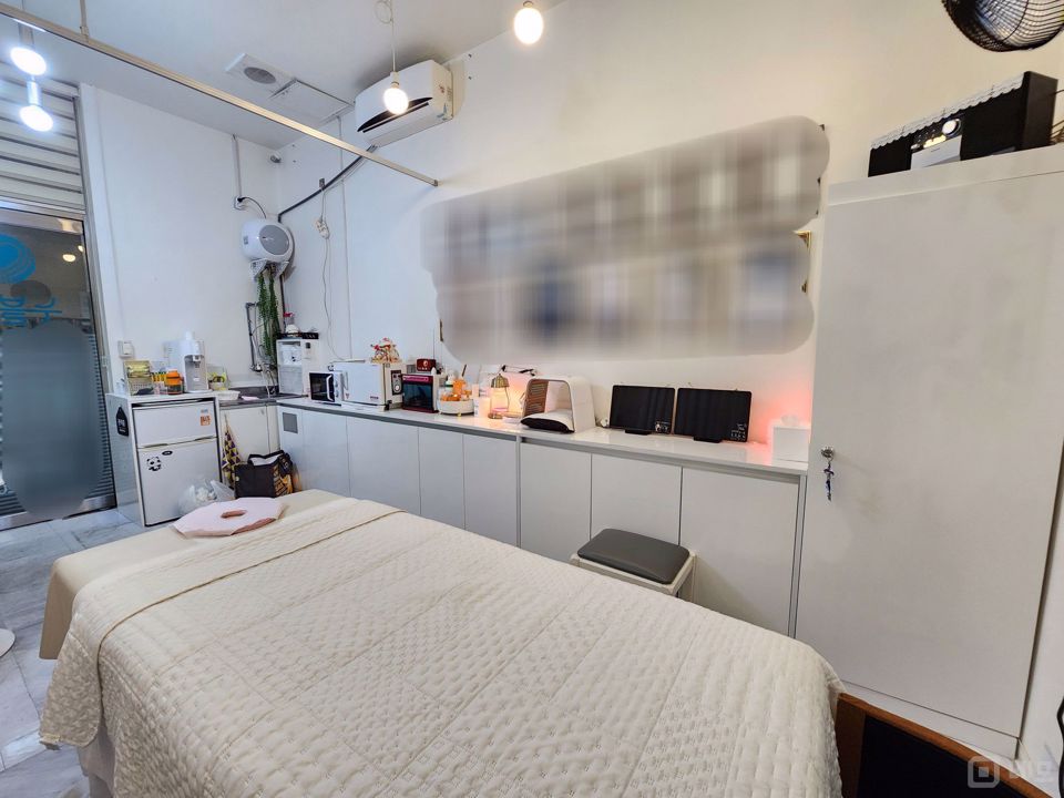 업력 8년, 신림동 피부미용샵 매물의 3번째 사진