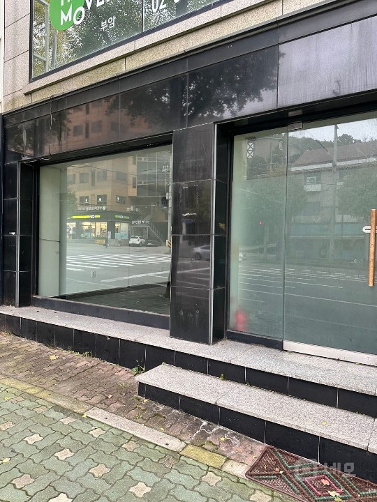 부암동 대로변 코너 1층 매물의 2번째 사진