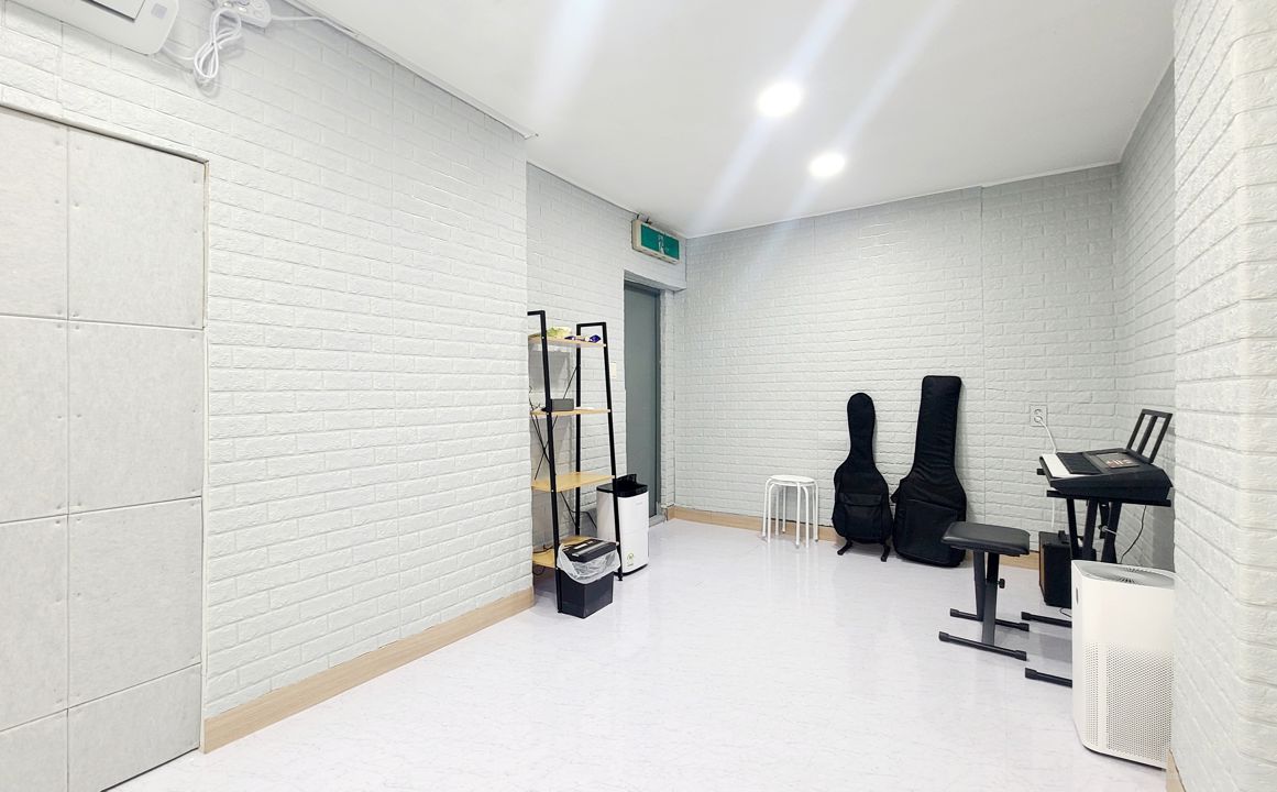 관악구 신림동 인테리어 좋은  지층 연습실 임대 매물의 6번째 사진