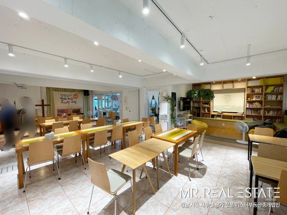 신사역 도보2분 교회 선호 2,3 층 통임대 인테리어 완비 매물의 1번째 사진