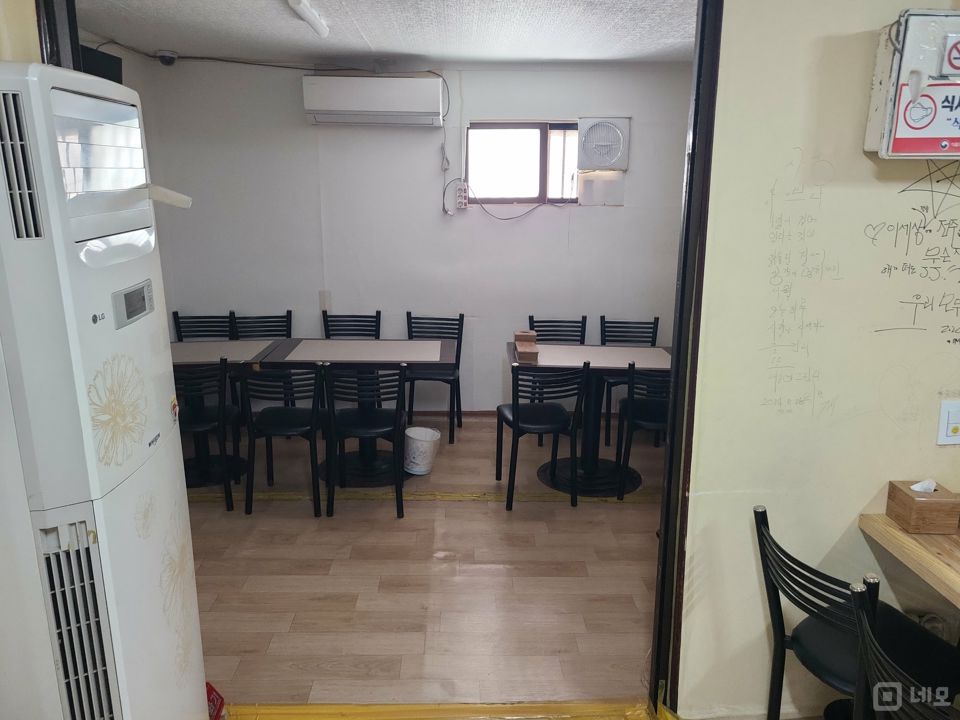 정릉동 복합상권에 위치한 실내포차 매물의 6번째 사진