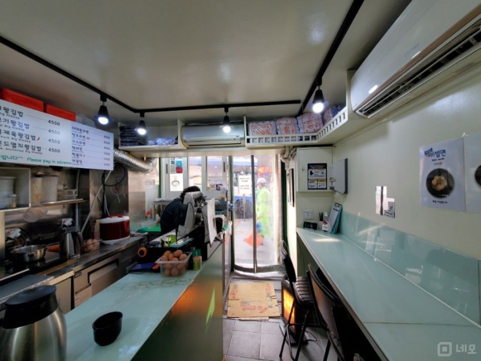 이태원동 상권 잡혀있는 분식집 매물의 1번째 사진