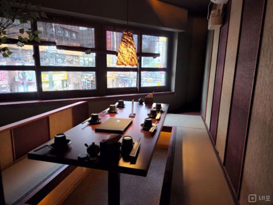 교대역 역세권, 고급스러운 인테리어, SNS 핫플레이스 이자카야 매물의 6번째 사진