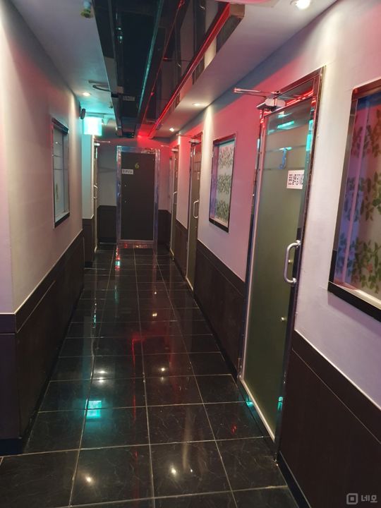 역삼동 먹자골목 지하층 중형평수 노래방 매물의 3번째 사진