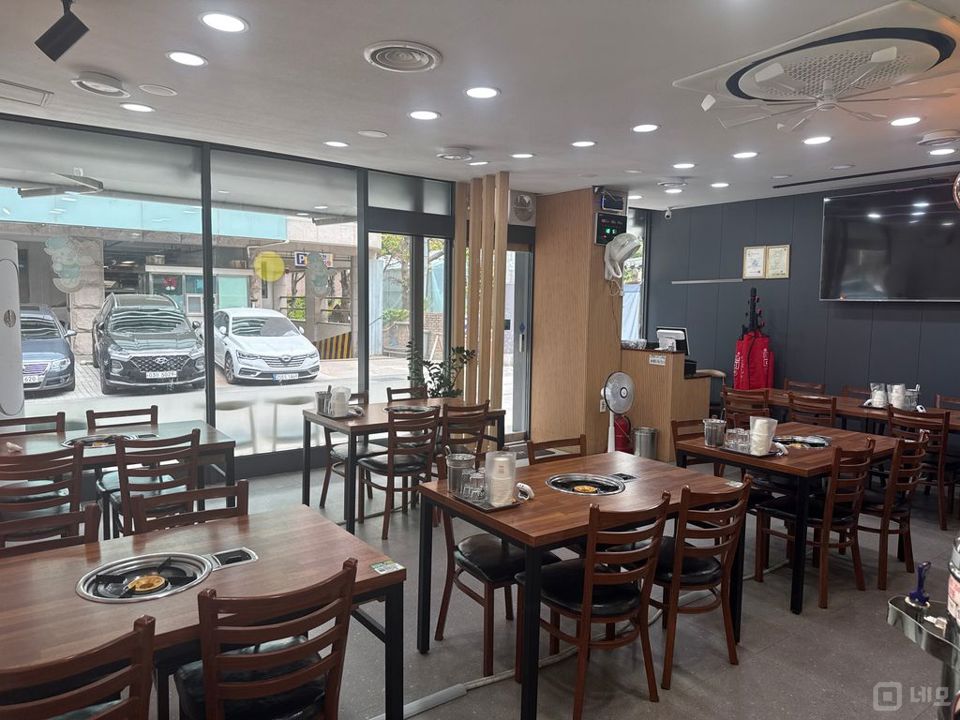 온천동 내•외부 깔끔한 식당 매물의 2번째 사진