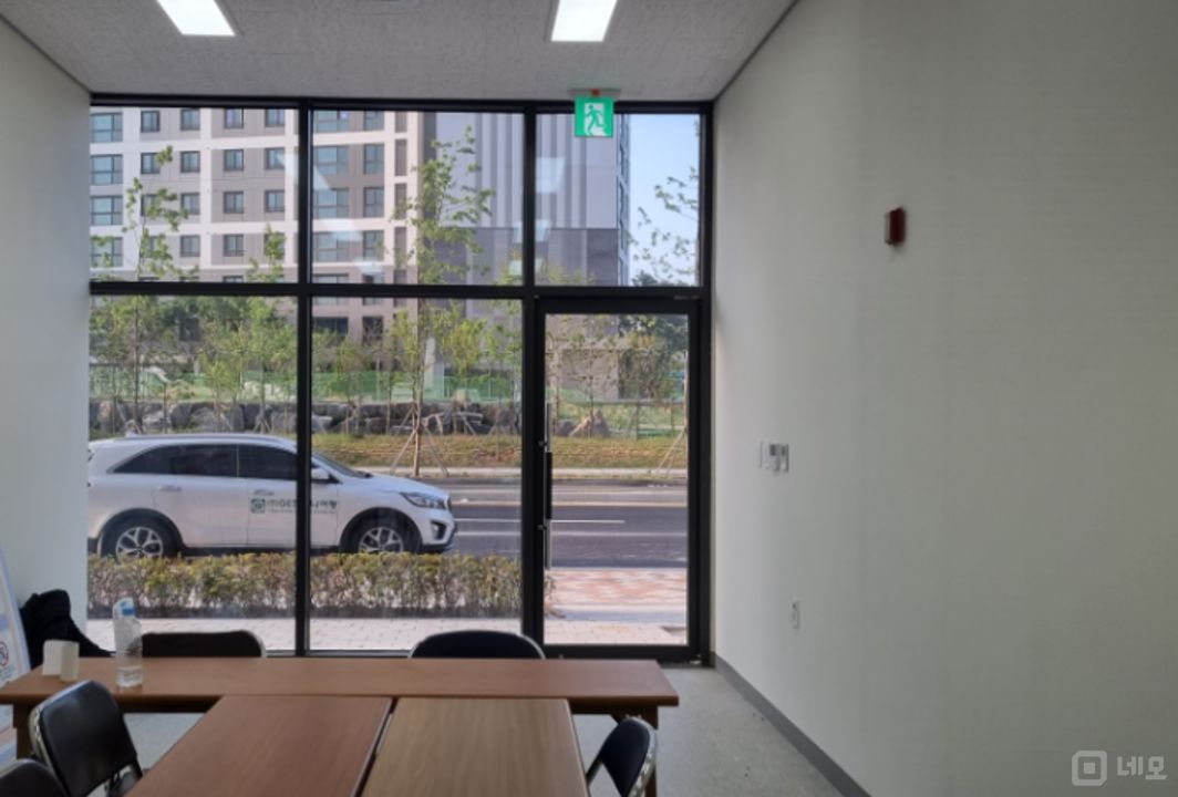 덕양구 덕은동  위치좋은 대로변 1층 단지내 상가 임대 매물의 3번째 사진