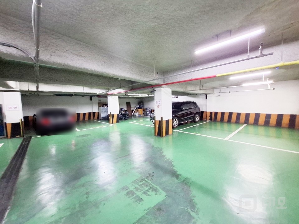 [홍대입구역 인근] 1층 대형 상가 — 갤러리·브랜드숍 최적 입지! 매물의 18번째 사진