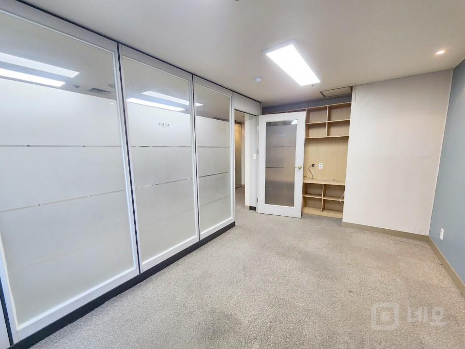 ★투룸+업무공간의 넓은 사무실 입니다. 매물의 4번째 사진