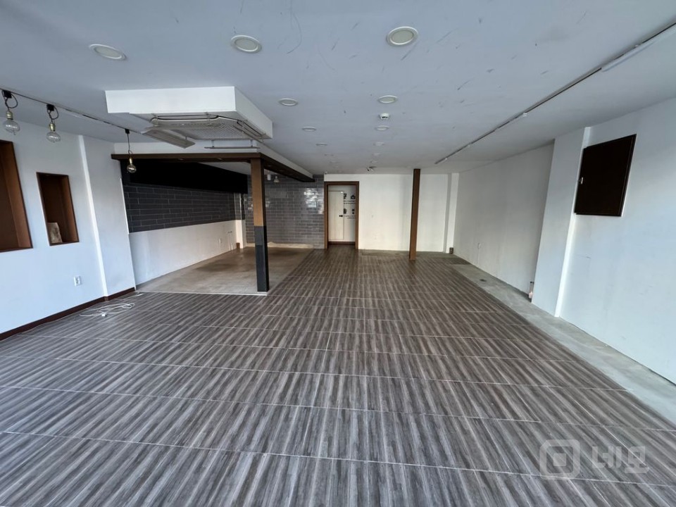 태릉입구역 도보2분 1층 전용넓고 깨끗한 무권리상가 매물의 9번째 사진