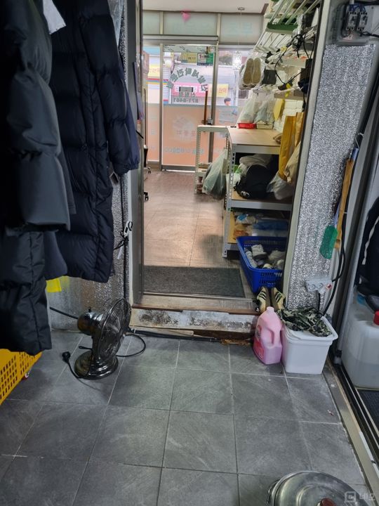 신림동 시설양도 가능한 세탁방 매물의 3번째 사진
