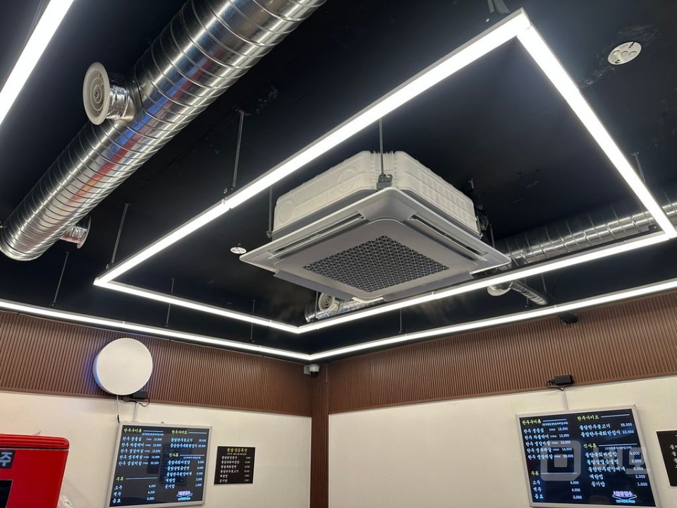 깔끔한인테리어 식당카페 모든업종가능 버스정류장 바로앞 매물의 3번째 사진