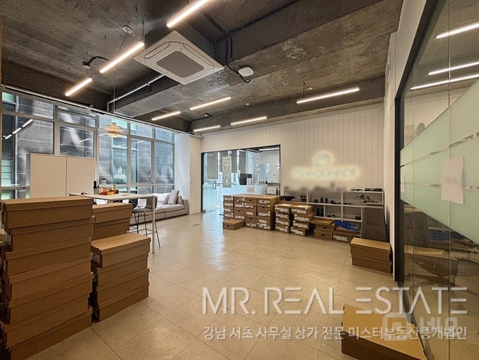 역삼역1분초역세권.인테리어무상인수.주차무료.내외관컨디션ACE 매물의 1번째 사진