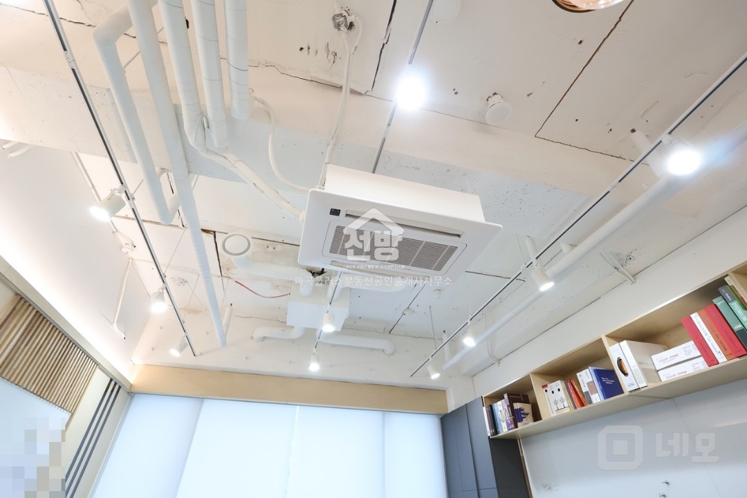 오픈천장, 폭이 넓은 정방형 상가 매물의 3번째 사진