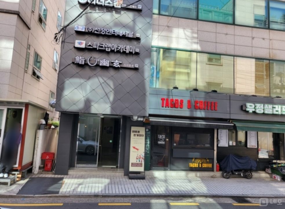 시설 집기 포함, 인테리어 완비된 신사동 오마카세 매물의 11번째 사진