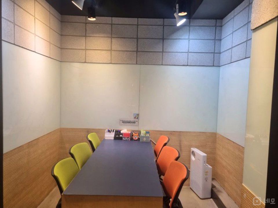 대로변에 위치한 시흥동 스터디카페 매물의 7번째 사진