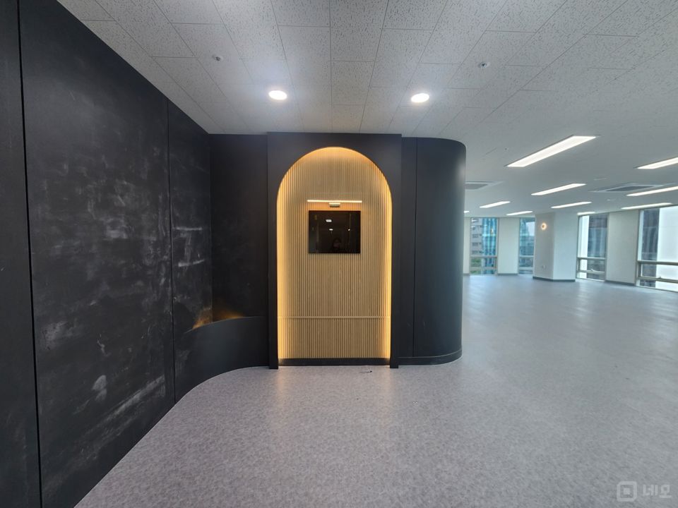 대륭포스트8차 럭셔리 사무실.즉시입주. 매물의 8번째 사진