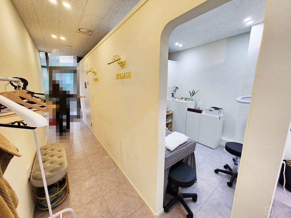 ⭐뷰티샵 풀 인테리어,베드 2개,에어컨 추가설치 가능, 간판 노출 좋음 매물의 4번째 사진