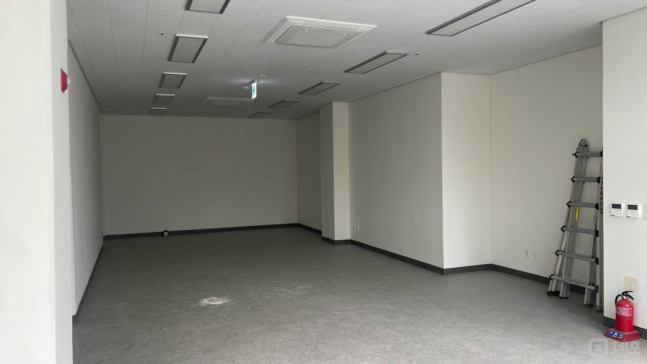 아파트 단지내 권리금 없는 점포. 빠른 입점 가능. 매물의 3번째 사진