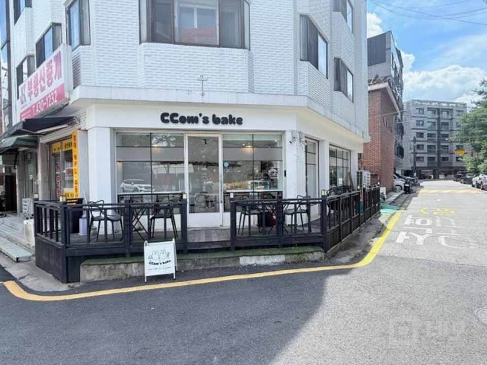 공원, 학교, 아파트 단지 등 유동인구 많은 카페 매물의 7번째 사진