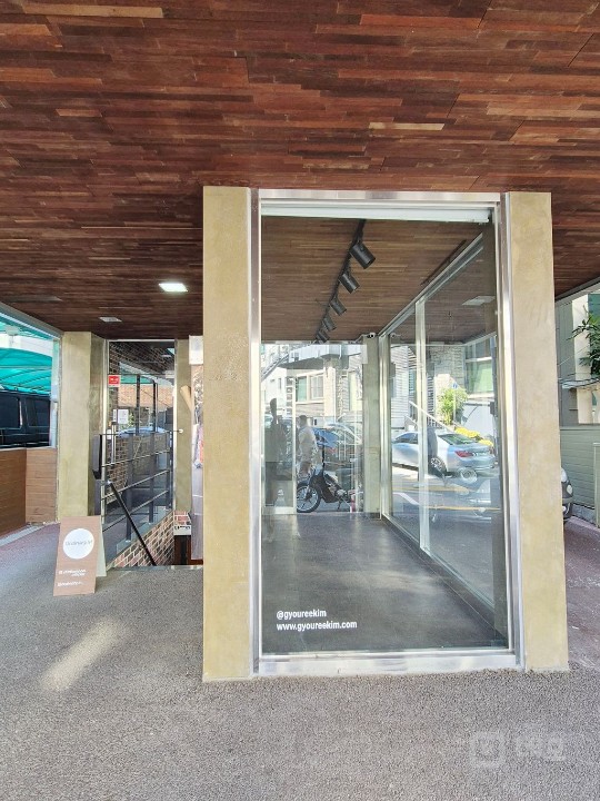 신축급 외관 편리한 1층 사무실 깔끔한 내부 공간 매물의 1번째 사진