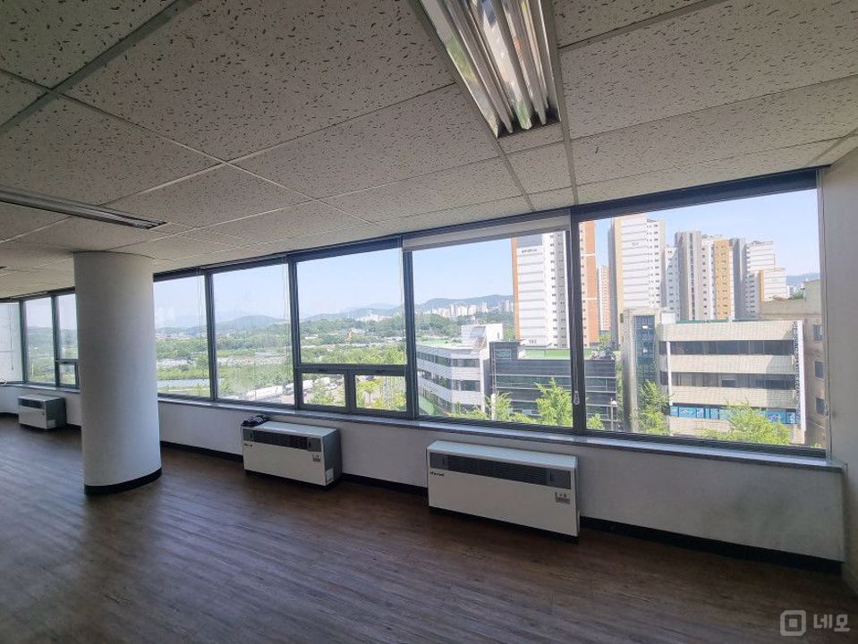 ★오금동 깔끔한 사무실 공실 안내!★ 매물의 5번째 사진