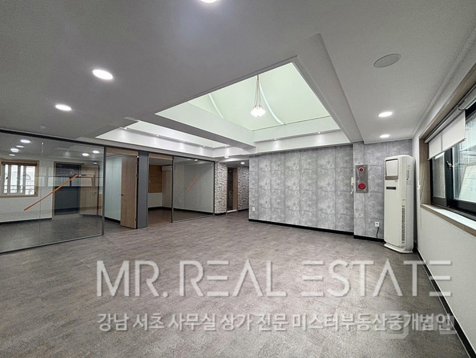 신사역도보1분.가성비사무실.주차편리.인테리어깔끔 매물의 4번째 사진