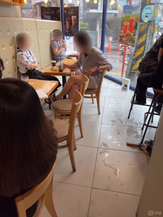 상가 밀집 지역, 서교동 카페 매물의 2번째 사진