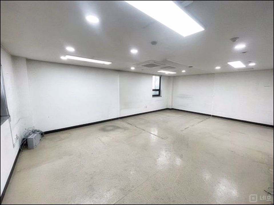▣7호선 학동역 도보 4분 이내 위치! 내부 정말 깔끔한 사무실 임대▣ 매물의 2번째 사진