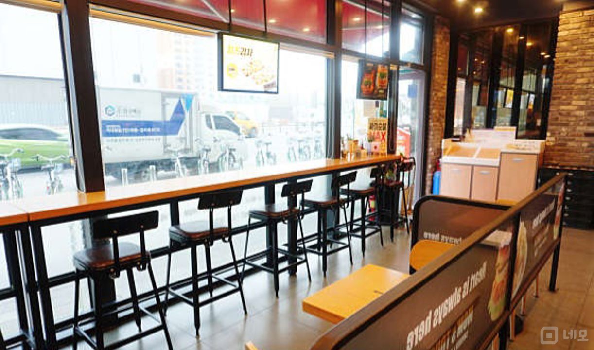 항동 전수양도 가능한 패스트푸드점 매물의 3번째 사진