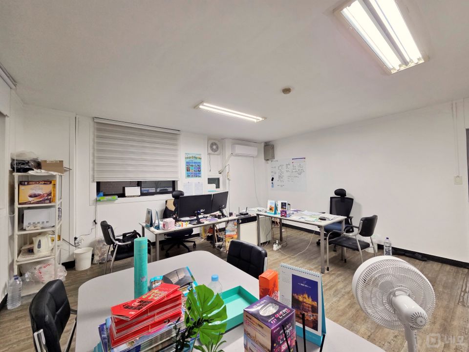 GATE 합정역 초역세권 무권리 깔끔한 화이트톤 공간 매물의 3번째 사진