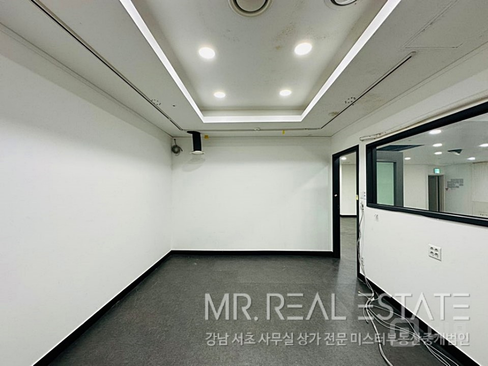 실사진 교대역3분 주차3대 헬스,필라테스,요가 등 추천 매물의 12번째 사진