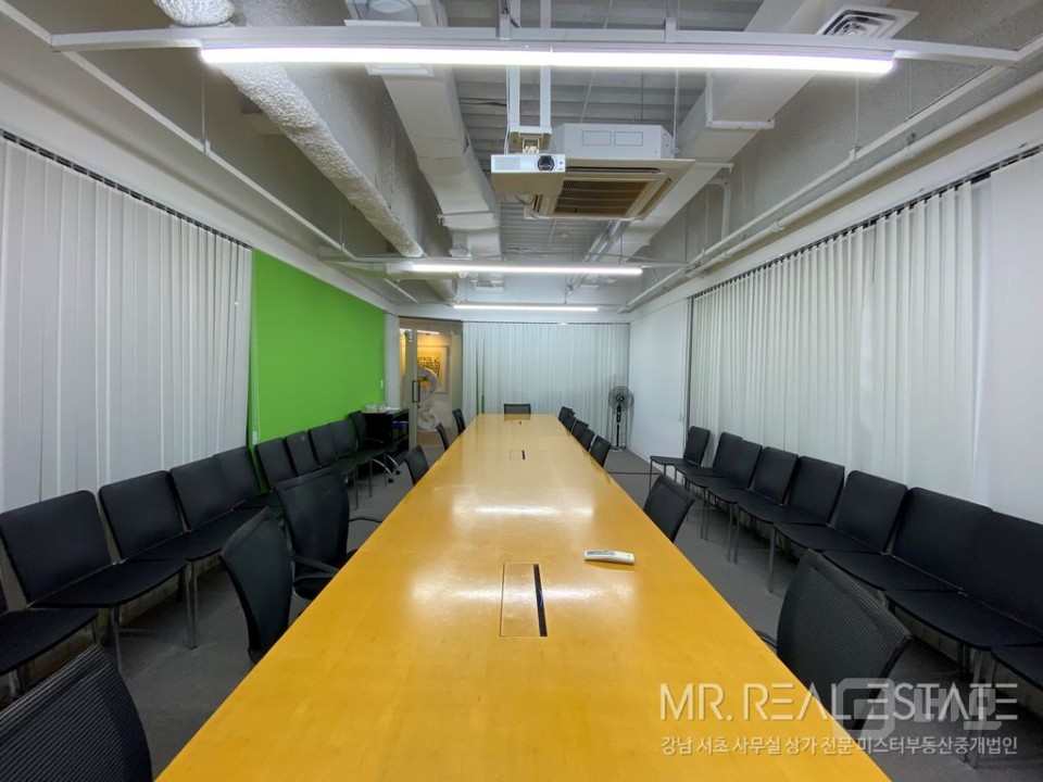 대로변 대형사무실 무료 5대 야외테라스 무권리 인테리어인수 매물의 21번째 사진