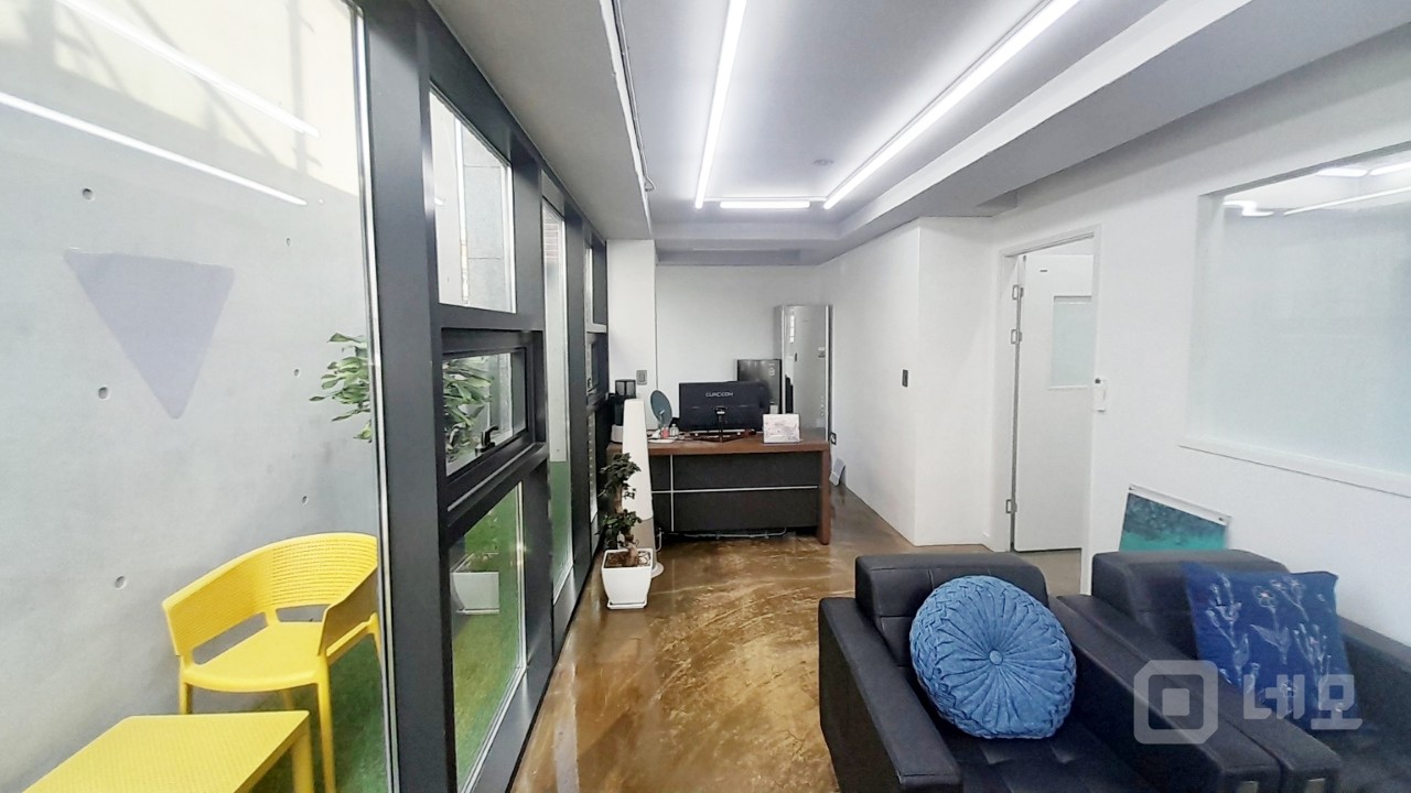 🏙️ 브랜드 플래그십에 최적화된 연트럴파크 중심 3개층 단독 임대 매물의 18번째 사진