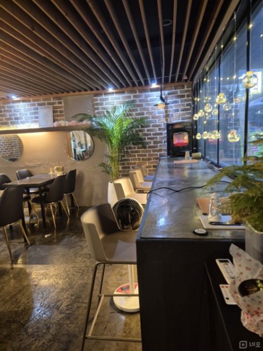 시설 집기 포함 인테리어 완비된 중곡동 호프집 매물의 1번째 사진