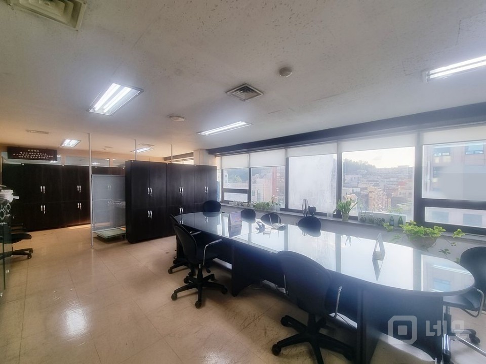  홍대 성산동사거리 대로변 가시성.가성비 아주좋은 독립단층 대형사무실!! 매물의 2번째 사진