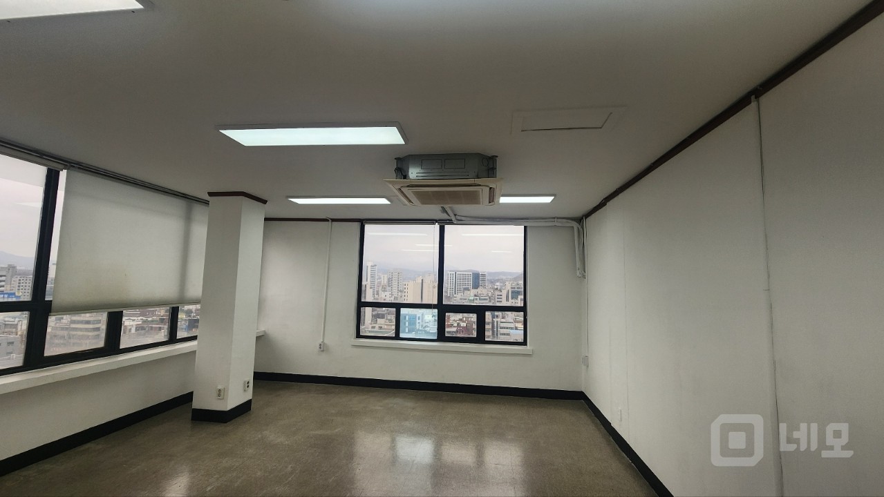 동대문종합시장 인근 청계천 바로 앞 엘베있는 저렴한 사무실 매물의 1번째 사진