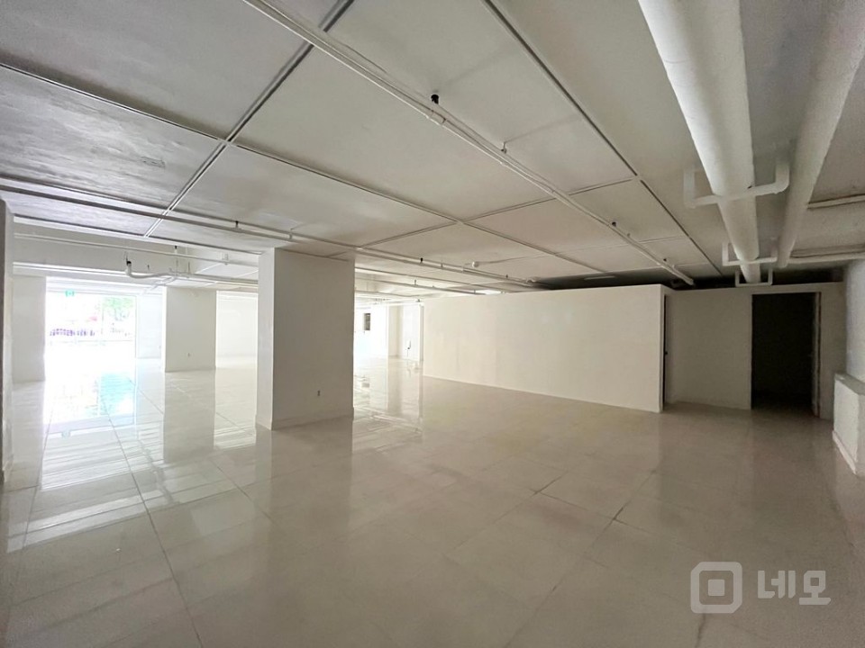 현황 1층, 한남오거리, 한남더힐 고급 상권, 무권리, 인테리어 완 매물의 6번째 사진