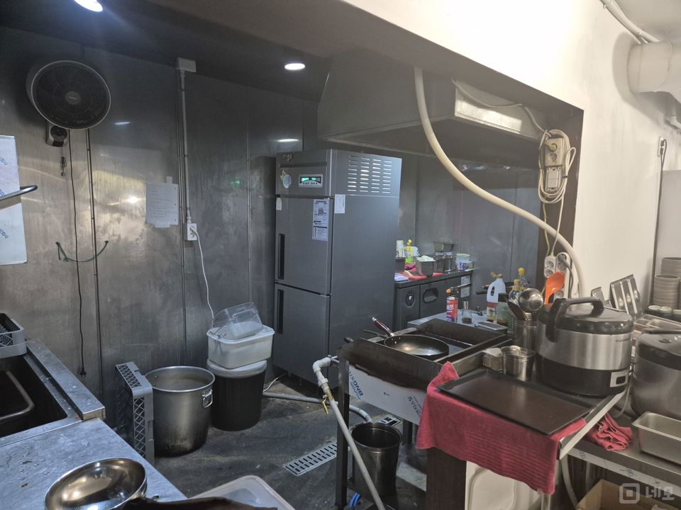 부경대 대학가상권 위치, 유동인구 풍부한 대연동 1층 고깃집 매물의 4번째 사진