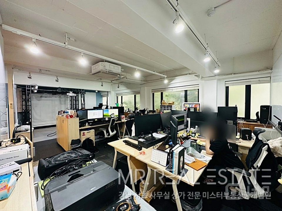 인테리어최상.아이티강추.룸6.주차3.높은층고.가성비甲 매물의 3번째 사진