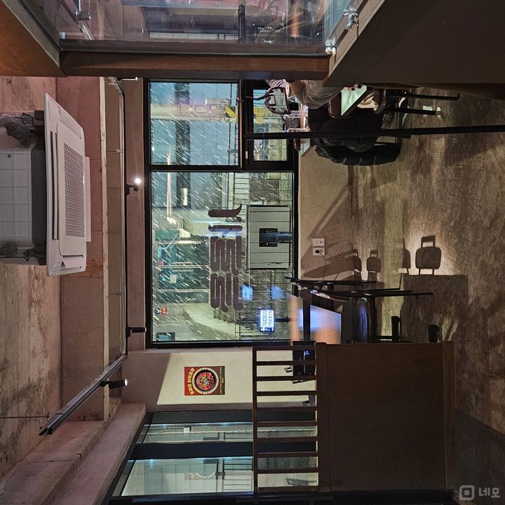 해방촌 초입 넓은 야외 공간과 신축 시설을 갖춘 1층 상가 임대 매물의 2번째 사진