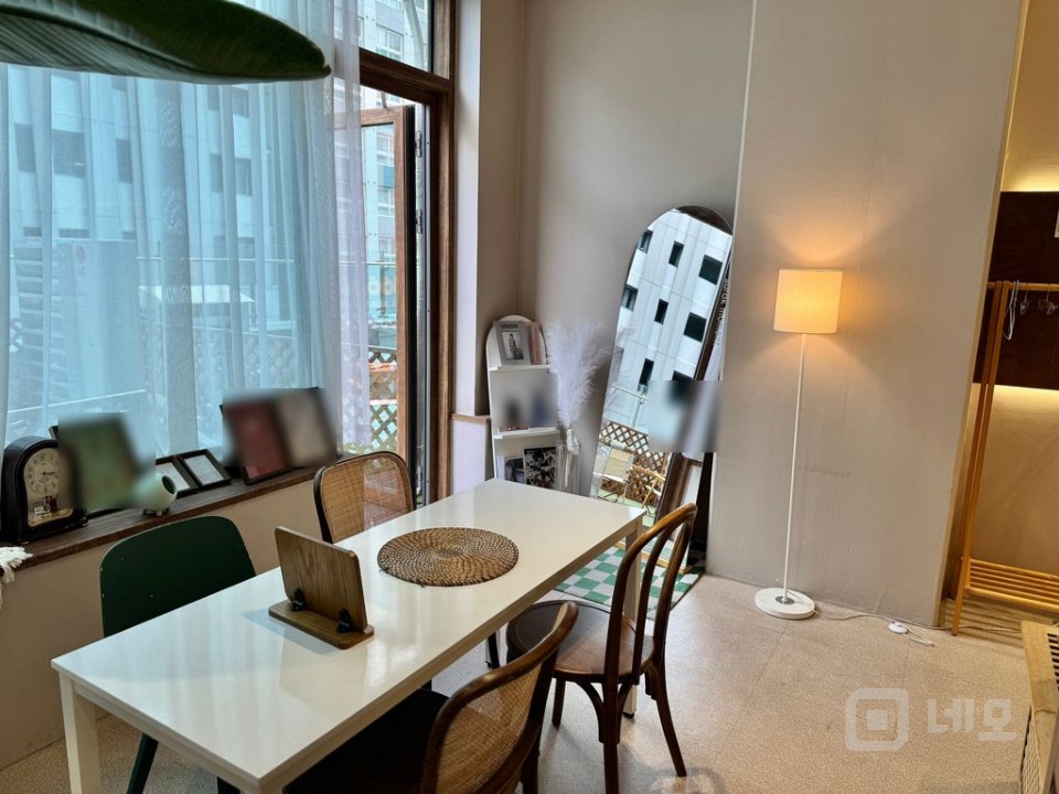 우드분위기 셀프스튜디오 룸1 테라스1 주차o 매물의 8번째 사진