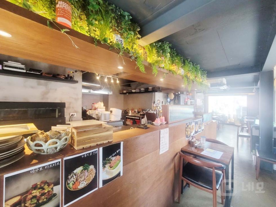 GATE 연남동 미로길 가시성 좋고 인테리어 좋은 1.5층 상가 매물의 5번째 사진