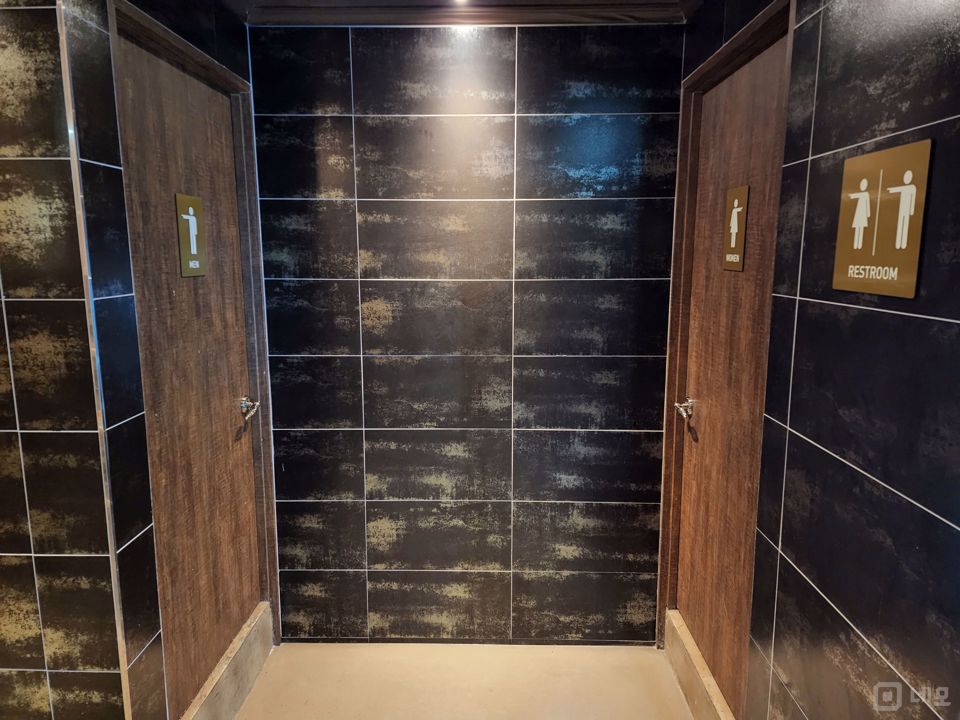 고급스러운 인테리어 완비된 여의도 음식점 매물의 14번째 사진