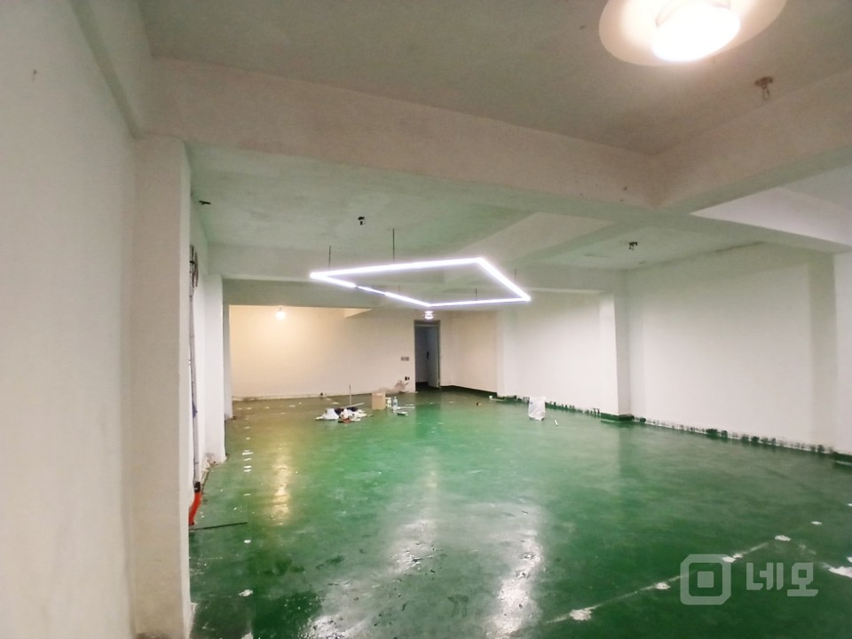 GATE 연희삼거리 인근 대로변 노출 건물 무권리 상가 매물의 6번째 사진
